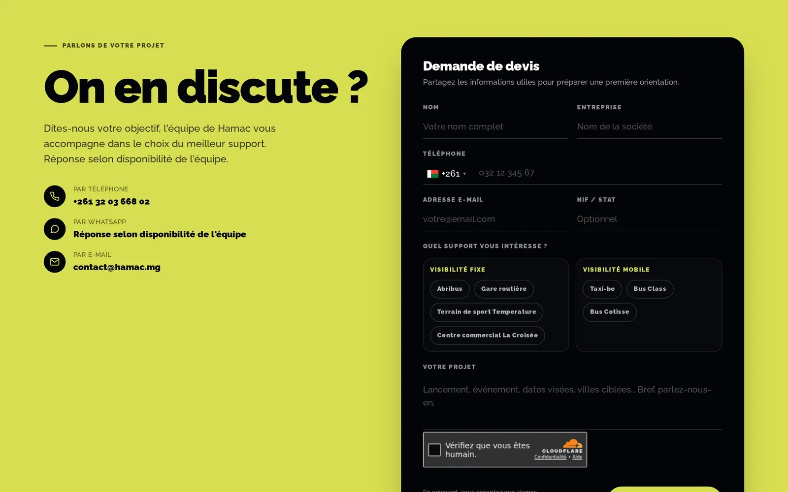 Section « On en discute ? » : coordonnées à gauche, formulaire de demande de devis à droite, avec le choix des supports par cases à cocher et une vérification anti-robot.